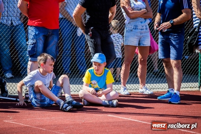 Zdjęcie w galerii na portalu naszraciborz.pl: Moc atrakcji na festynie rodzinnym w Szkole Podstawowej nr 15 wiadomości z regionu