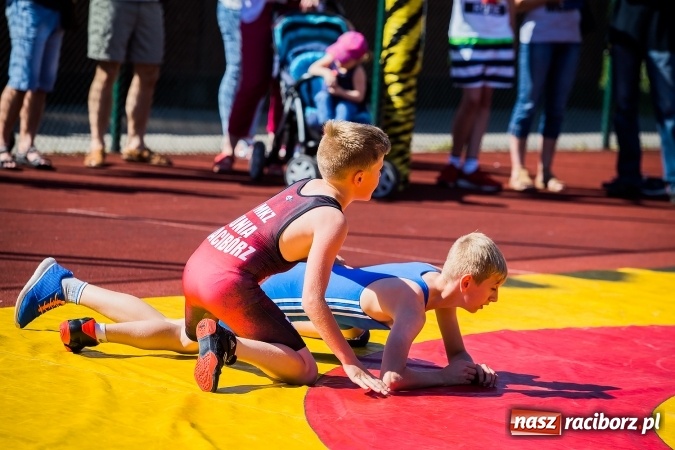 Zdjęcie w galerii na portalu naszraciborz.pl: Moc atrakcji na festynie rodzinnym w Szkole Podstawowej nr 15 wiadomości z regionu