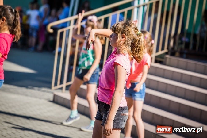 Zdjęcie w galerii na portalu naszraciborz.pl: Festyn rodzinny z okazji Dnia Dziecka w SP 13 wiadomości z regionu