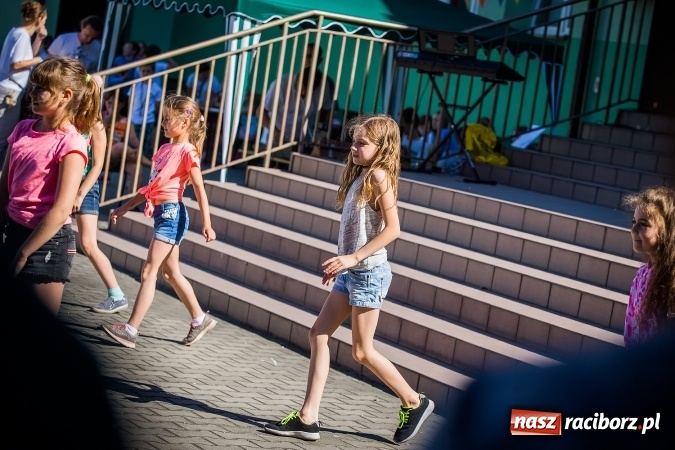 Zdjęcie w galerii na portalu naszraciborz.pl: Festyn rodzinny z okazji Dnia Dziecka w SP 13 wiadomości z regionu