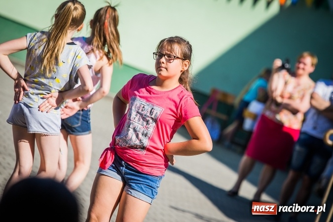 Zdjęcie w galerii na portalu naszraciborz.pl: Festyn rodzinny z okazji Dnia Dziecka w SP 13 wiadomości z regionu