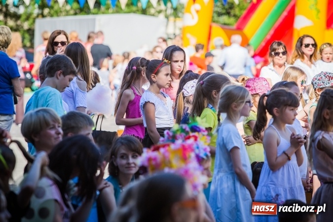 Zdjęcie w galerii na portalu naszraciborz.pl: Festyn rodzinny z okazji Dnia Dziecka w SP 13 wiadomości z regionu