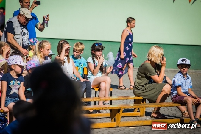 Zdjęcie w galerii na portalu naszraciborz.pl: Festyn rodzinny z okazji Dnia Dziecka w SP 13 wiadomości z regionu