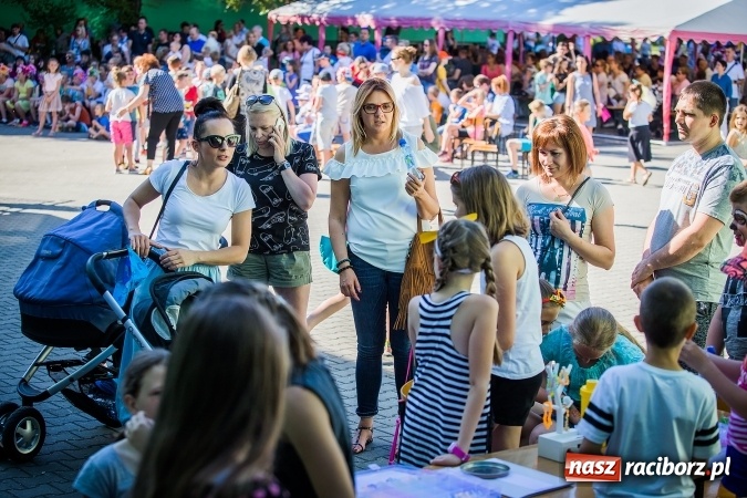 Zdjęcie w galerii na portalu naszraciborz.pl: Festyn rodzinny z okazji Dnia Dziecka w SP 13 wiadomości z regionu