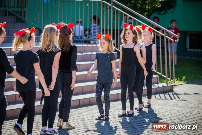 Zdjęcie w galerii na portalu naszraciborz.pl: Festyn rodzinny z okazji Dnia Dziecka w SP 13 wiadomości z regionu