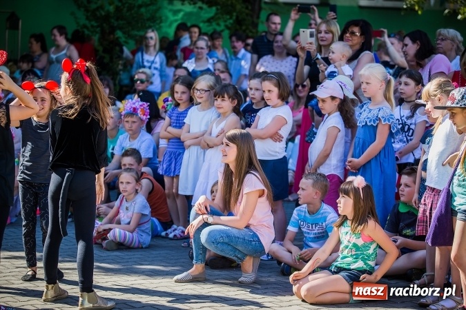 Zdjęcie w galerii na portalu naszraciborz.pl: Festyn rodzinny z okazji Dnia Dziecka w SP 13 wiadomości z regionu