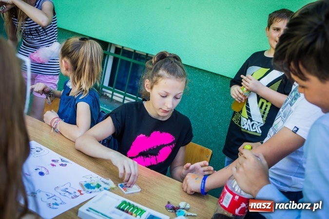 Zdjęcie w galerii na portalu naszraciborz.pl: Festyn rodzinny z okazji Dnia Dziecka w SP 13 wiadomości z regionu