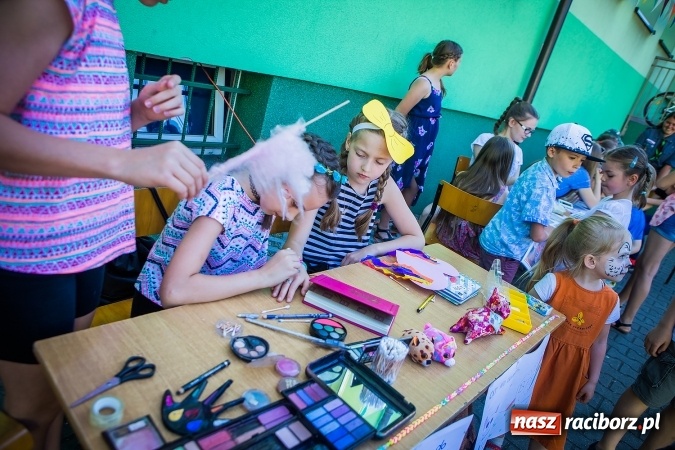 Zdjęcie w galerii na portalu naszraciborz.pl: Festyn rodzinny z okazji Dnia Dziecka w SP 13 wiadomości z regionu