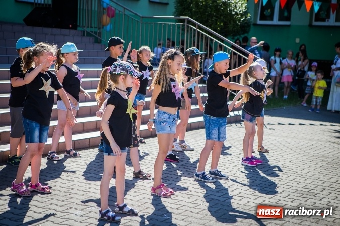 Zdjęcie w galerii na portalu naszraciborz.pl: Festyn rodzinny z okazji Dnia Dziecka w SP 13 wiadomości z regionu