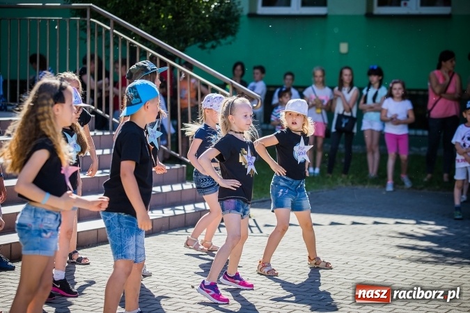 Zdjęcie w galerii na portalu naszraciborz.pl: Festyn rodzinny z okazji Dnia Dziecka w SP 13 wiadomości z regionu