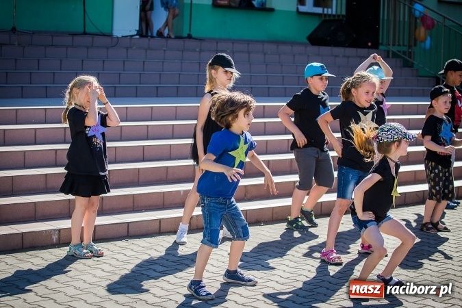 Zdjęcie w galerii na portalu naszraciborz.pl: Festyn rodzinny z okazji Dnia Dziecka w SP 13 wiadomości z regionu