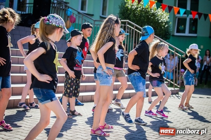 Zdjęcie w galerii na portalu naszraciborz.pl: Festyn rodzinny z okazji Dnia Dziecka w SP 13 wiadomości z regionu