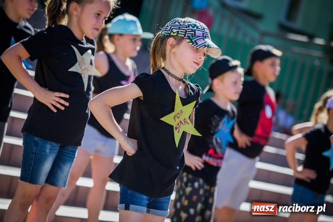 Zdjęcie w galerii na portalu naszraciborz.pl: Festyn rodzinny z okazji Dnia Dziecka w SP 13 wiadomości z regionu