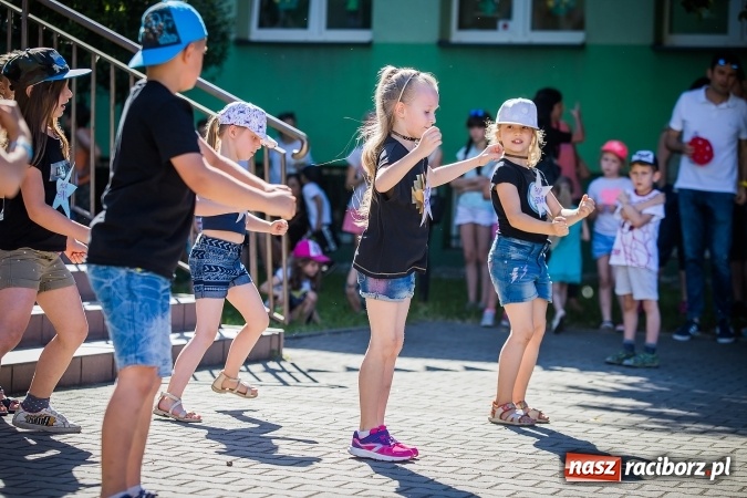 Zdjęcie w galerii na portalu naszraciborz.pl: Festyn rodzinny z okazji Dnia Dziecka w SP 13 wiadomości z regionu