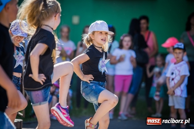 Zdjęcie w galerii na portalu naszraciborz.pl: Festyn rodzinny z okazji Dnia Dziecka w SP 13 wiadomości z regionu