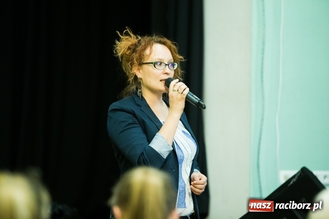 Zdjęcie w galerii na portalu naszraciborz.pl: Ostatni występ Irrealis w Młodzieżowym Domu Kultury wiadomości z regionu