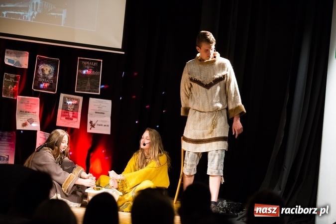 Zdjęcie w galerii na portalu naszraciborz.pl: Ostatni występ Irrealis w Młodzieżowym Domu Kultury wiadomości z regionu