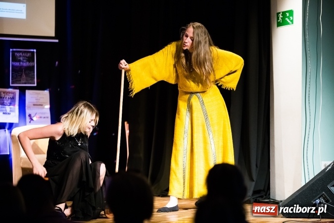 Zdjęcie w galerii na portalu naszraciborz.pl: Ostatni występ Irrealis w Młodzieżowym Domu Kultury wiadomości z regionu