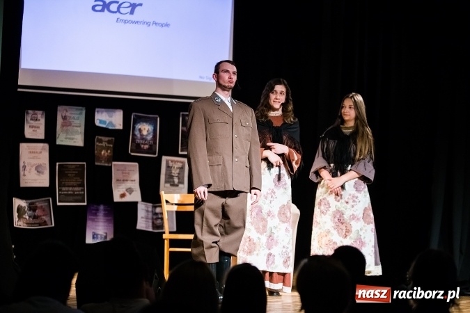 Zdjęcie w galerii na portalu naszraciborz.pl: Ostatni występ Irrealis w Młodzieżowym Domu Kultury wiadomości z regionu