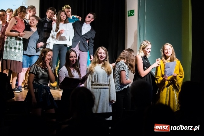 Zdjęcie w galerii na portalu naszraciborz.pl: Ostatni występ Irrealis w Młodzieżowym Domu Kultury wiadomości z regionu