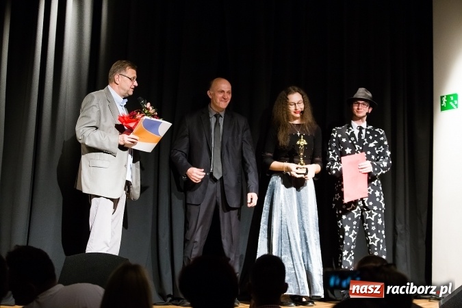 Zdjęcie w galerii na portalu naszraciborz.pl: Ostatni występ Irrealis w Młodzieżowym Domu Kultury wiadomości z regionu