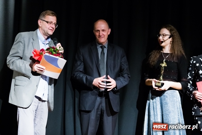 Zdjęcie w galerii na portalu naszraciborz.pl: Ostatni występ Irrealis w Młodzieżowym Domu Kultury wiadomości z regionu