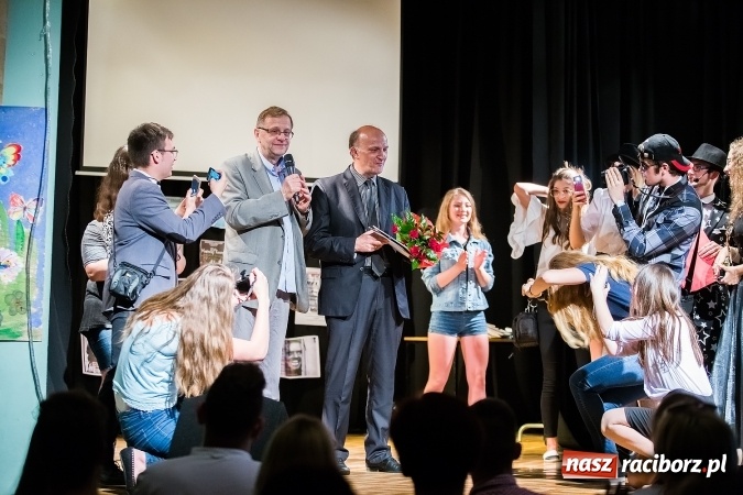 Zdjęcie w galerii na portalu naszraciborz.pl: Ostatni występ Irrealis w Młodzieżowym Domu Kultury wiadomości z regionu