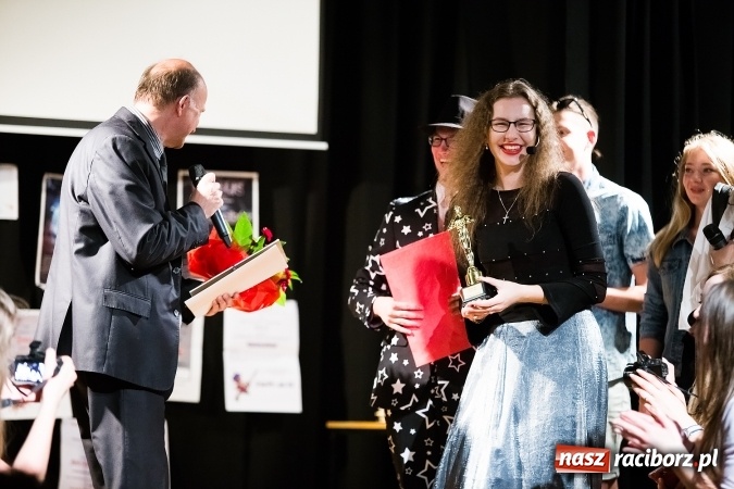 Zdjęcie w galerii na portalu naszraciborz.pl: Ostatni występ Irrealis w Młodzieżowym Domu Kultury wiadomości z regionu