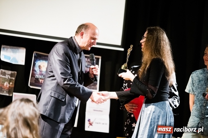 Zdjęcie w galerii na portalu naszraciborz.pl: Ostatni występ Irrealis w Młodzieżowym Domu Kultury wiadomości z regionu