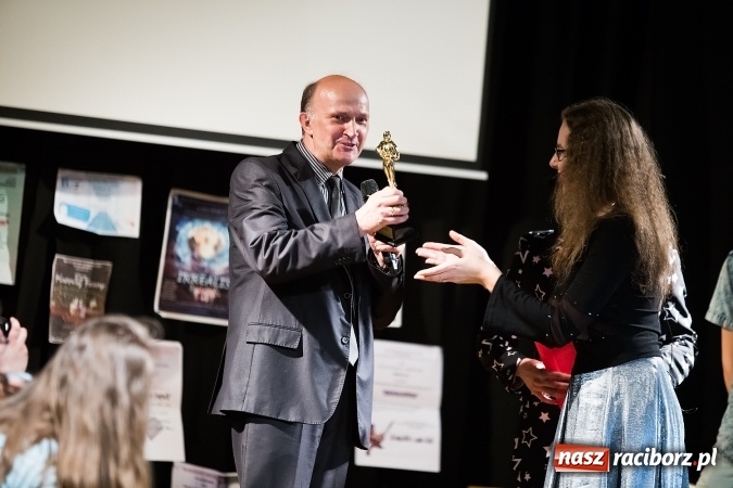 Zdjęcie w galerii na portalu naszraciborz.pl: Ostatni występ Irrealis w Młodzieżowym Domu Kultury wiadomości z regionu