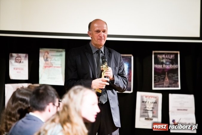 Zdjęcie w galerii na portalu naszraciborz.pl: Ostatni występ Irrealis w Młodzieżowym Domu Kultury wiadomości z regionu