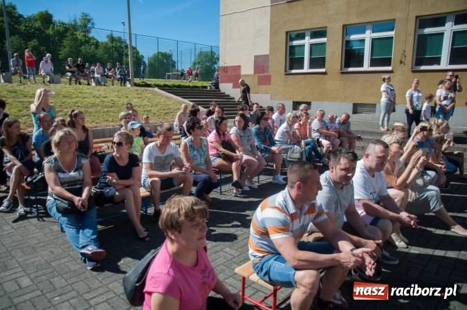 Zdjęcie w galerii na portalu naszraciborz.pl: Było nadzwyczajnie! Szkoła Podstawowa nr 18 zaprosiła na rodzinny festyn z okazji Dnia Dziecka wiadomości z regionu