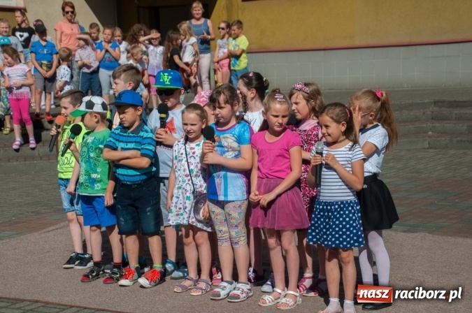 Zdjęcie w galerii na portalu naszraciborz.pl: Było nadzwyczajnie! Szkoła Podstawowa nr 18 zaprosiła na rodzinny festyn z okazji Dnia Dziecka wiadomości z regionu