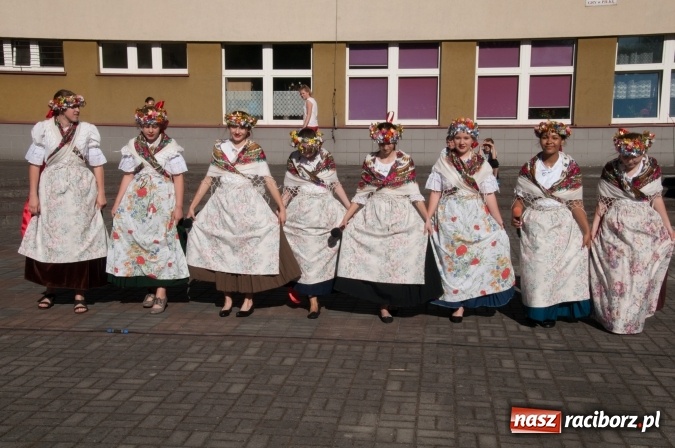 Zdjęcie w galerii na portalu naszraciborz.pl: Było nadzwyczajnie! Szkoła Podstawowa nr 18 zaprosiła na rodzinny festyn z okazji Dnia Dziecka wiadomości z regionu