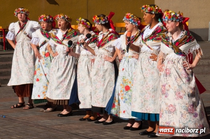 Zdjęcie w galerii na portalu naszraciborz.pl: Było nadzwyczajnie! Szkoła Podstawowa nr 18 zaprosiła na rodzinny festyn z okazji Dnia Dziecka wiadomości z regionu