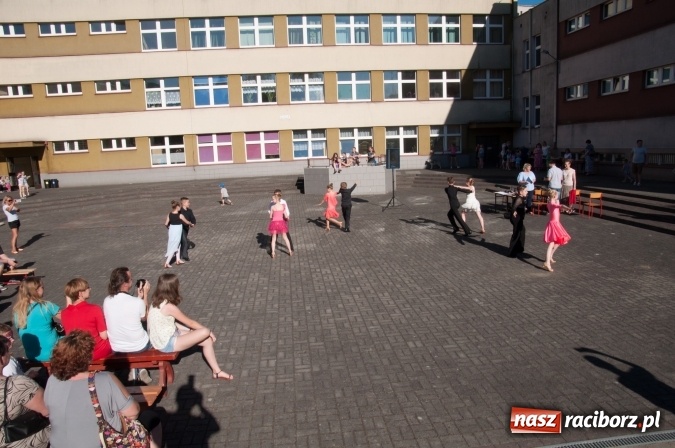 Zdjęcie w galerii na portalu naszraciborz.pl: Było nadzwyczajnie! Szkoła Podstawowa nr 18 zaprosiła na rodzinny festyn z okazji Dnia Dziecka wiadomości z regionu