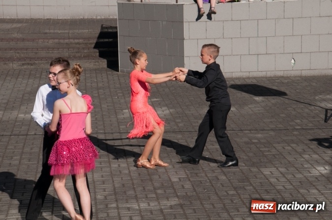 Zdjęcie w galerii na portalu naszraciborz.pl: Było nadzwyczajnie! Szkoła Podstawowa nr 18 zaprosiła na rodzinny festyn z okazji Dnia Dziecka wiadomości z regionu