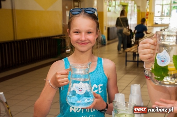 Zdjęcie w galerii na portalu naszraciborz.pl: Było nadzwyczajnie! Szkoła Podstawowa nr 18 zaprosiła na rodzinny festyn z okazji Dnia Dziecka wiadomości z regionu