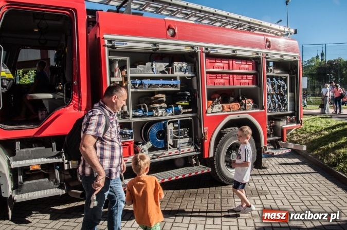 Zdjęcie w galerii na portalu naszraciborz.pl: Było nadzwyczajnie! Szkoła Podstawowa nr 18 zaprosiła na rodzinny festyn z okazji Dnia Dziecka wiadomości z regionu