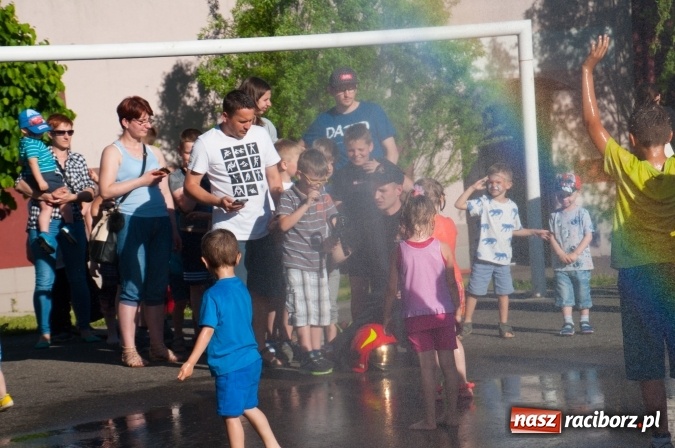 Zdjęcie w galerii na portalu naszraciborz.pl: Było nadzwyczajnie! Szkoła Podstawowa nr 18 zaprosiła na rodzinny festyn z okazji Dnia Dziecka wiadomości z regionu