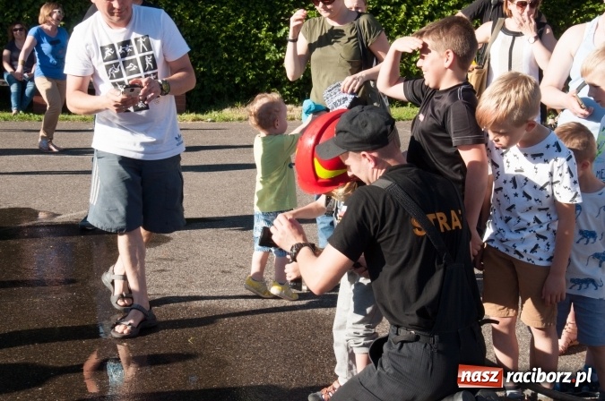 Zdjęcie w galerii na portalu naszraciborz.pl: Było nadzwyczajnie! Szkoła Podstawowa nr 18 zaprosiła na rodzinny festyn z okazji Dnia Dziecka wiadomości z regionu