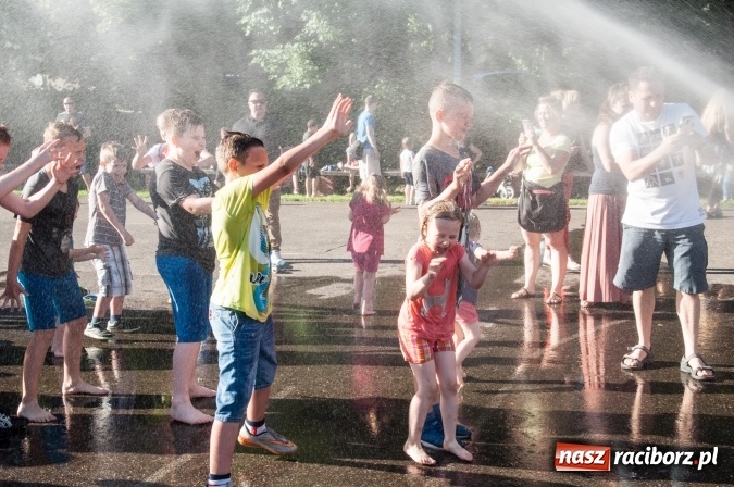 Zdjęcie w galerii na portalu naszraciborz.pl: Było nadzwyczajnie! Szkoła Podstawowa nr 18 zaprosiła na rodzinny festyn z okazji Dnia Dziecka wiadomości z regionu