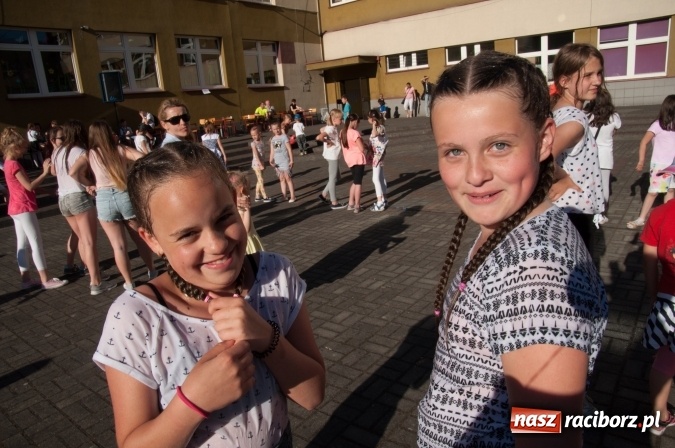 Zdjęcie w galerii na portalu naszraciborz.pl: Było nadzwyczajnie! Szkoła Podstawowa nr 18 zaprosiła na rodzinny festyn z okazji Dnia Dziecka wiadomości z regionu