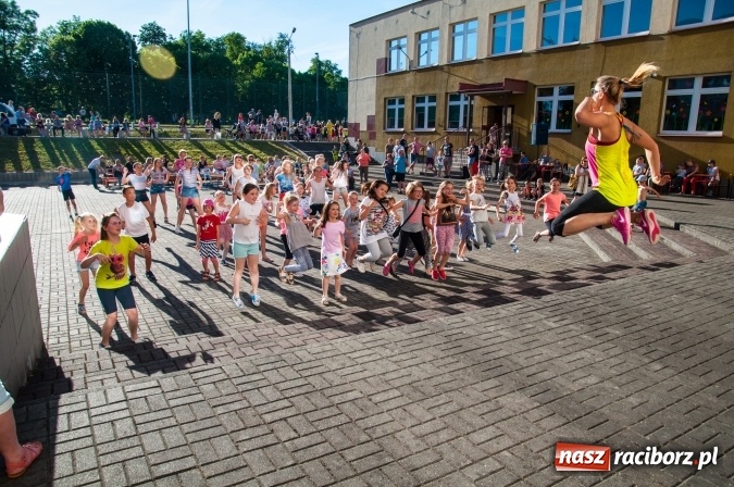 Zdjęcie w galerii na portalu naszraciborz.pl: Było nadzwyczajnie! Szkoła Podstawowa nr 18 zaprosiła na rodzinny festyn z okazji Dnia Dziecka wiadomości z regionu