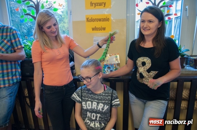 Zdjęcie w galerii na portalu naszraciborz.pl: Było nadzwyczajnie! Szkoła Podstawowa nr 18 zaprosiła na rodzinny festyn z okazji Dnia Dziecka wiadomości z regionu