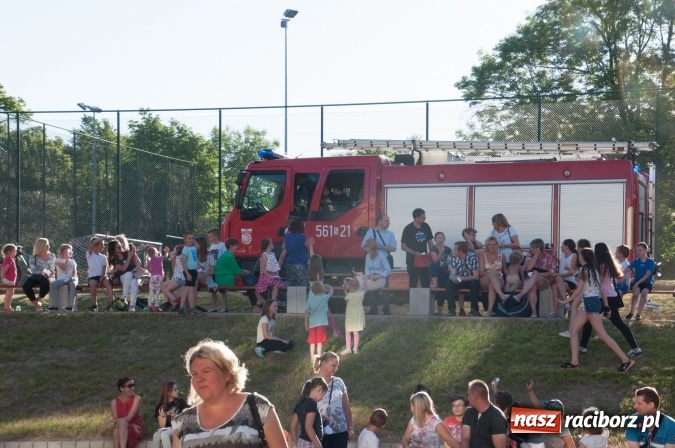 Zdjęcie w galerii na portalu naszraciborz.pl: Było nadzwyczajnie! Szkoła Podstawowa nr 18 zaprosiła na rodzinny festyn z okazji Dnia Dziecka wiadomości z regionu