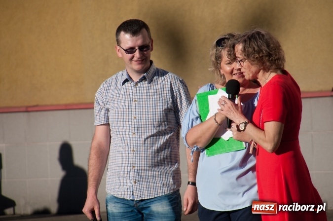 Zdjęcie w galerii na portalu naszraciborz.pl: Było nadzwyczajnie! Szkoła Podstawowa nr 18 zaprosiła na rodzinny festyn z okazji Dnia Dziecka wiadomości z regionu