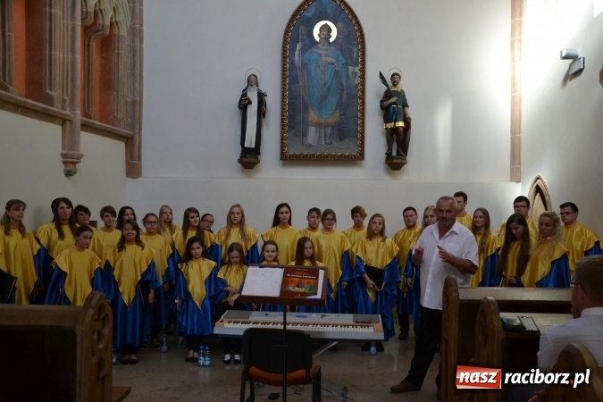 Zdjęcie w galerii na portalu naszraciborz.pl: Chór Bel Canto zaśpiewał w kaplicy zamkowej  wiadomości z regionu