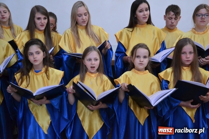Zdjęcie w galerii na portalu naszraciborz.pl: Chór Bel Canto zaśpiewał w kaplicy zamkowej  wiadomości z regionu