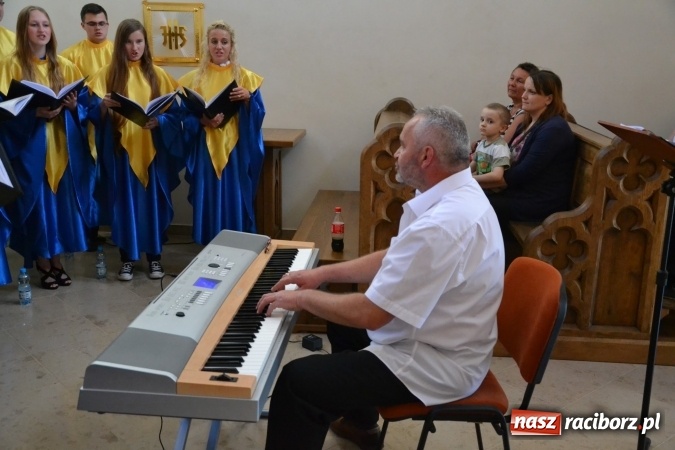 Zdjęcie w galerii na portalu naszraciborz.pl: Chór Bel Canto zaśpiewał w kaplicy zamkowej  wiadomości z regionu
